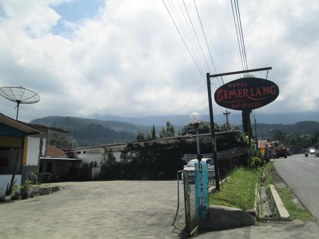 Hotel Cemerlang บาตูราเดน ภายนอก รูปภาพ